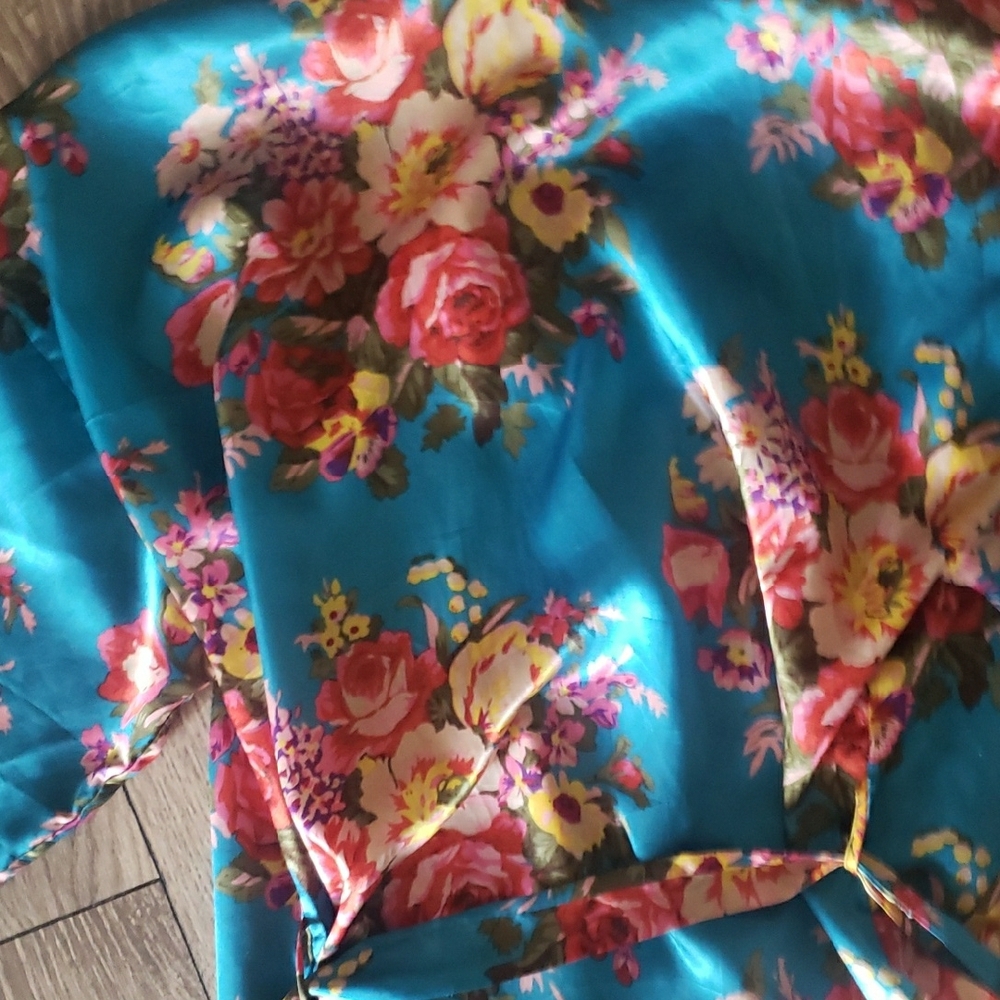 Floral Kimono Robe - Picture 5 of 5